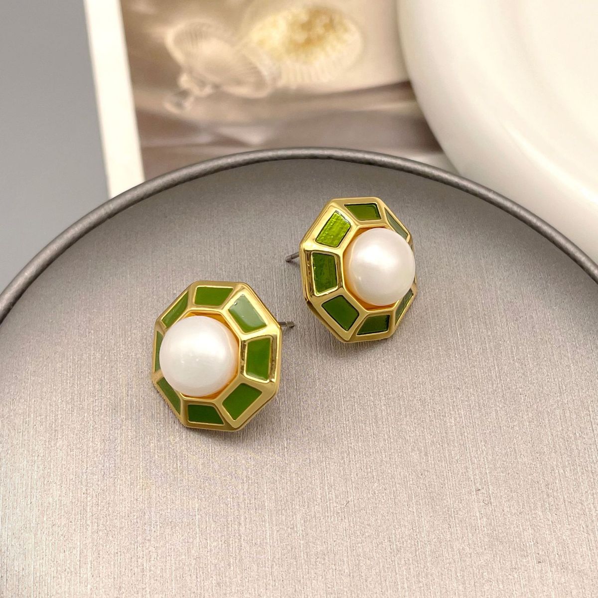 Koreanische Version von Xiaoxiangfeng Süßwasserperlen-Emaille-Glasur-Ohrringe, Nischen-Design-Gefühl, personalisiertes Temperament-Ohr_voghion.com