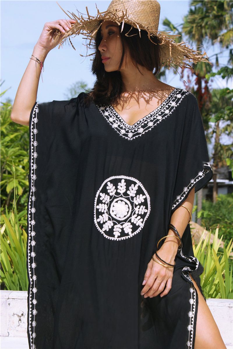 ​​Bohemian Cotton Beach Cover-Up Dress – Loose Fit Embroidery Bikini Robe For Women (Sun Protection, One Size, Black & White)​​_voghion.com