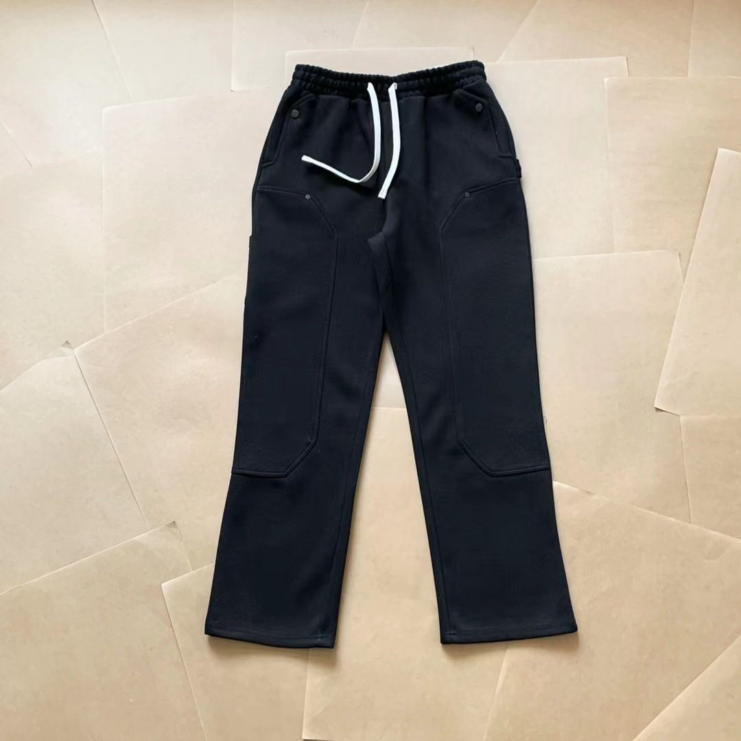 Hochwertige, einfarbige Jogginghose mit doppeltem Knieaufnäher und mehreren Taschen für Herren_voghion.com