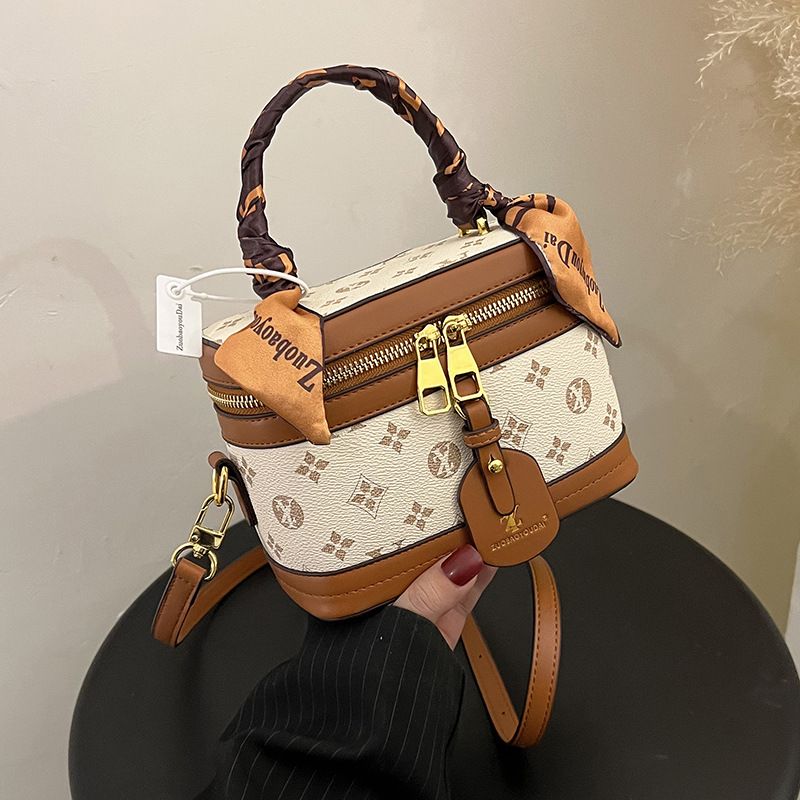 High-end 2023 Bags, Stylish Printed Bags, Portable Shoulder Bags, Messenger Makeup Bags_voghion.com