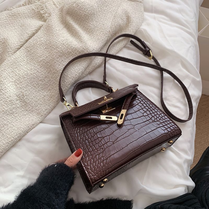 Französische Nischendesign-Steinmustertasche für Frauen Herbst und Winter 2021 Neue Texturhandtasche Retro-Mode-Umhängetasche_voghion.com