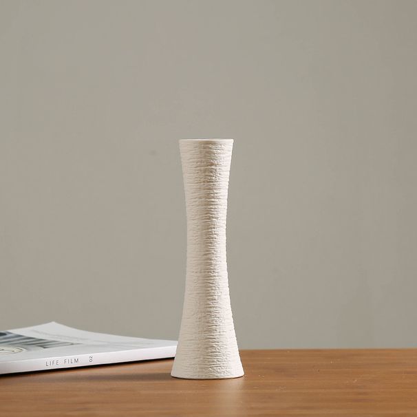 Vaso in ceramica bianca in stile letterario - Composizione moderna di fiori secchi per un arredamento creativo
_voghion.com