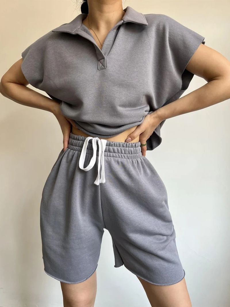 Nova moda 2025 com gola, mangas, blusa solta, shorts amarrados, conjunto de duas peças_voghion.com