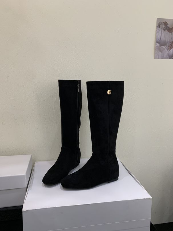 Stivali sopra il ginocchio dritti con punta quadrata in stile francese, autunno inverno 2025, per donna_voghion.com