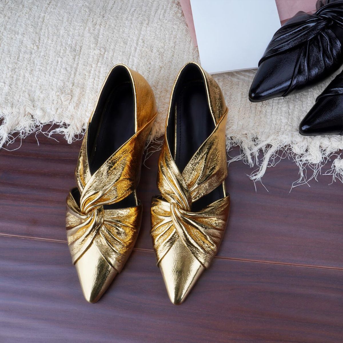 Sheepskin Version Height Enhancing Two Way Shoes For Women, One Step Slip On, Pleated Pointed Toe, Elegant Hollow Flat Shoes_voghion.com