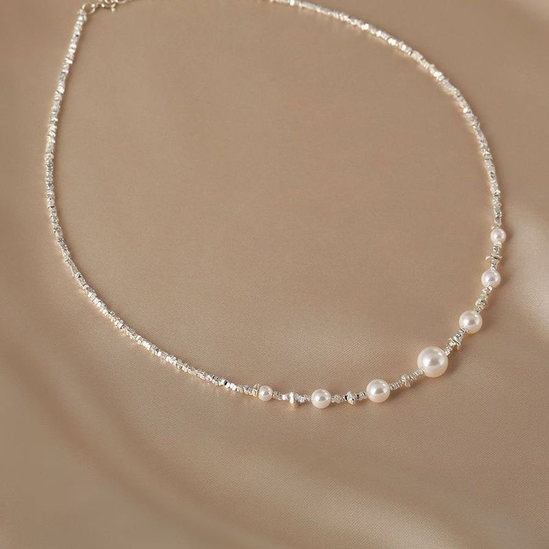 2025 Frühling Sommer Neue gebrochene silberne Perlenkette für Frauen Elegantes High-End-Halsband DIY leichte Luxus-Schlüsselbeinkette_voghion.com
