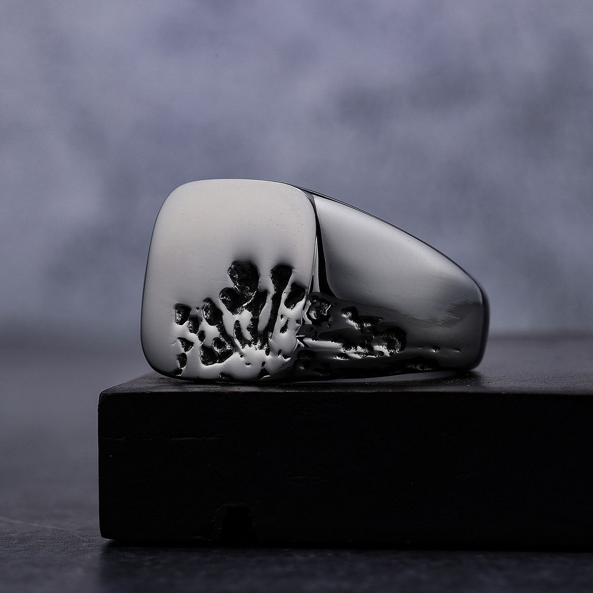 Série européenne et américaine de vent neutre, miroir carré, motif de corrosion créatif, bague premium simple et personnalisée_voghion.com