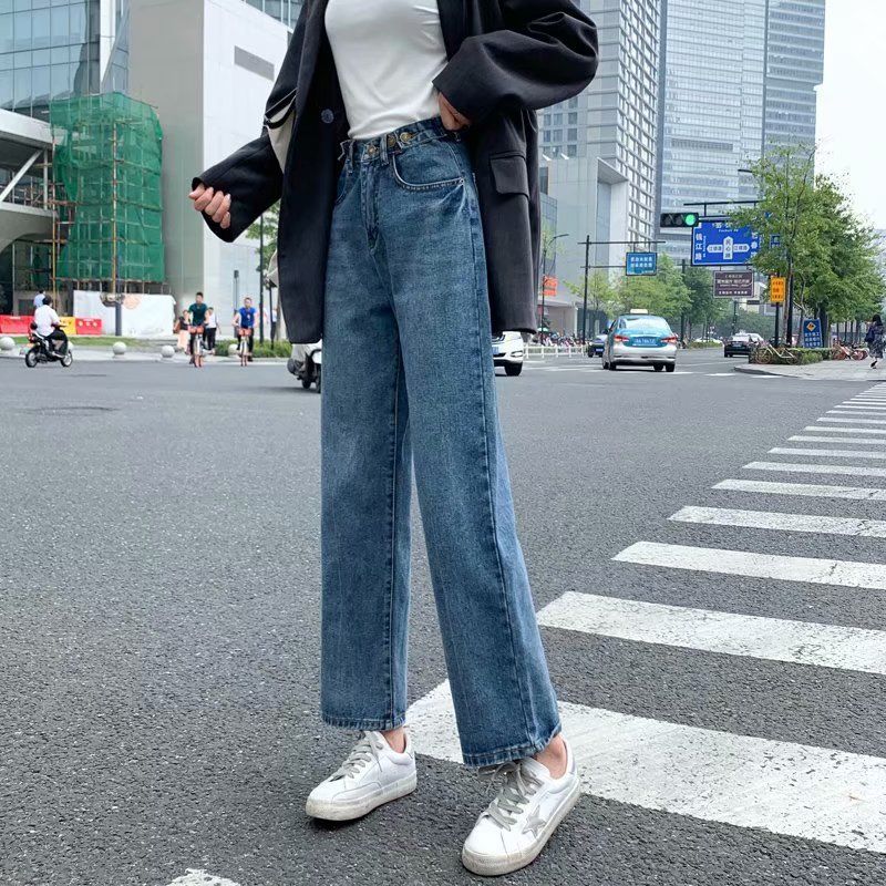 High waisted blue jeans for women in early spring 2023, small Hong Kong style casual look, tall and slim straight leg_voghion.com