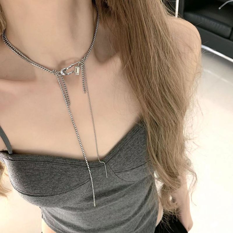 Collier à pampilles en strass tendance pour femme, design haut de gamme, chaîne de niche, accessoire polyvalent_voghion.com