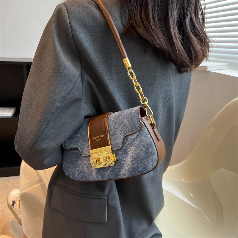 Small square women's handbag with niche design 2024 new trend crossbody bag, simple and fashionable armpit shoulder bag_voghion.com