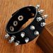 Braccialetto in pelle da uomo con rivetti esagerati in stile punk europeo e americano, in saldo transfrontaliero_voghion.com