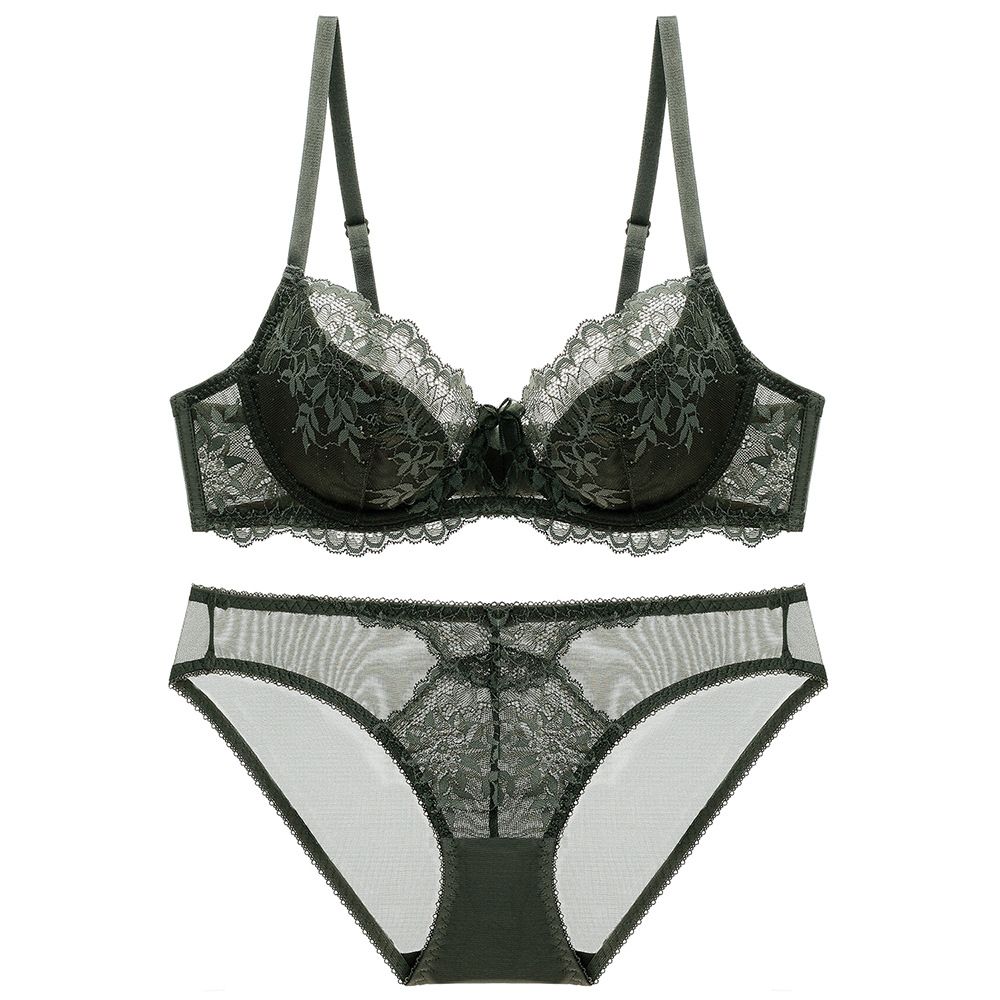 Completo intimo da donna con reggiseno piccolo e seno grande_voghion.com