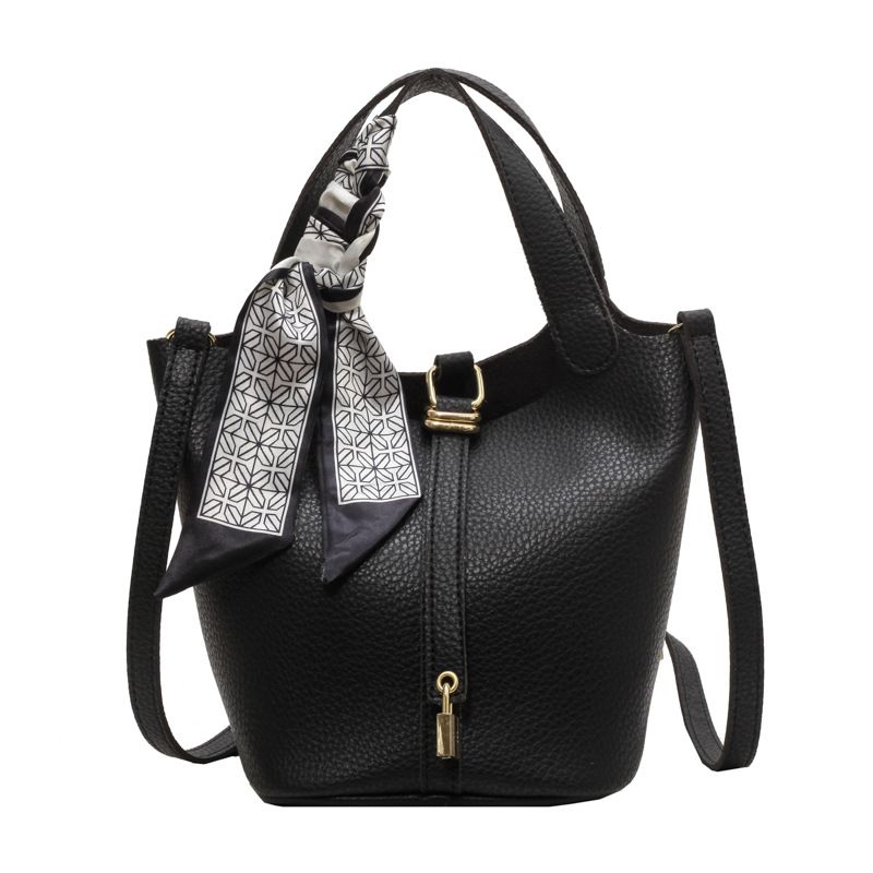 Small Fashion Versatile Portable Vegetable Basket Women's Bag 2023 New Fashionable and Fashionable Shoulder Bag Casual Texture Crossbody Bag_voghion.com
