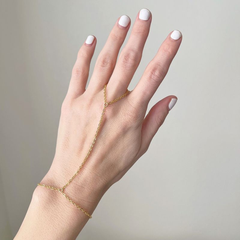 Bracciale a tre strati con catena a dita collegate e zirconi rotondi, articolo di tendenza per le donne._voghion.com