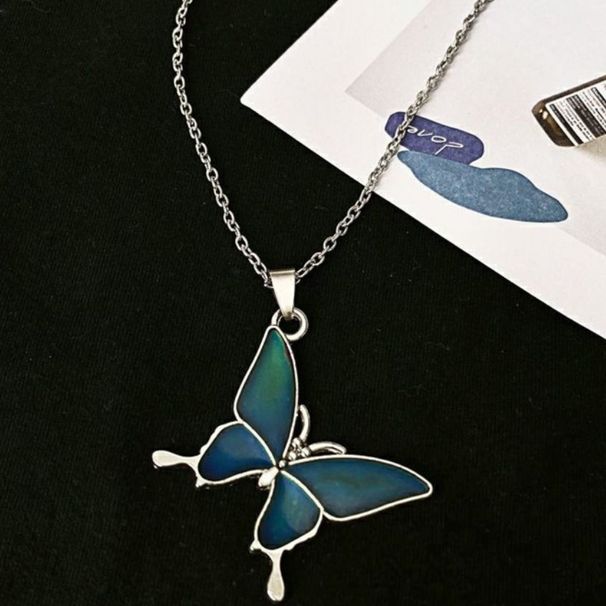Color changing butterfly necklace warm touch, small cool items with a niche design, perfect for girlfriends and couples_voghion.com