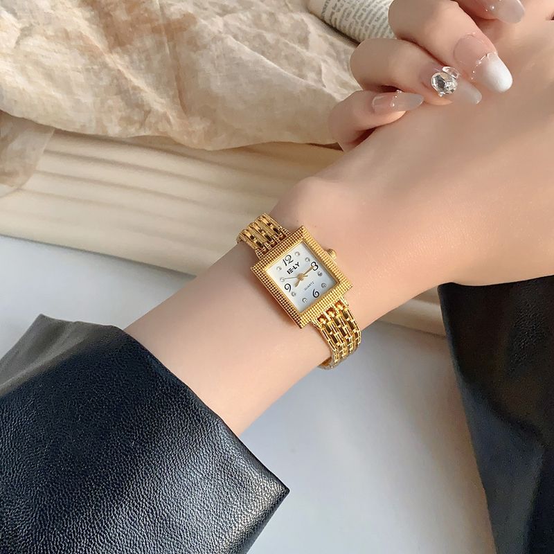 Women's Bracelet Watches Old Money Style Light Luxury Gold Watch For Women Cross Border New Fashion Quartz Watch Commuter All Match Watch_voghion.com