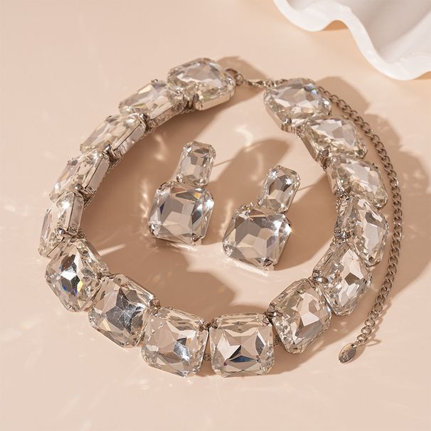 Light luxury niche exaggerated diamond-set square stud earrings plus necklace 2-piece set_voghion.com