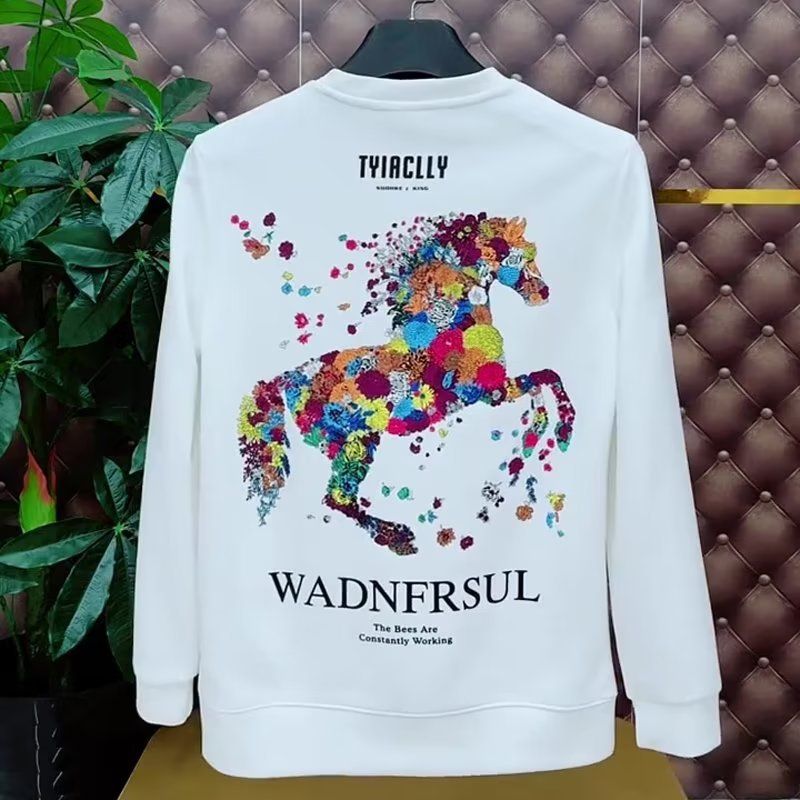 Men's Clothing This autumn's new fashion brand goods black round neck long sleeved sweater men's color horse print plus velvet bottoming top_voghion.com
