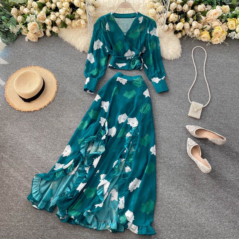 Women's resort-style printed short chiffon shirt with funky ear-edge slit skirt two-piece trendy set_voghion.com