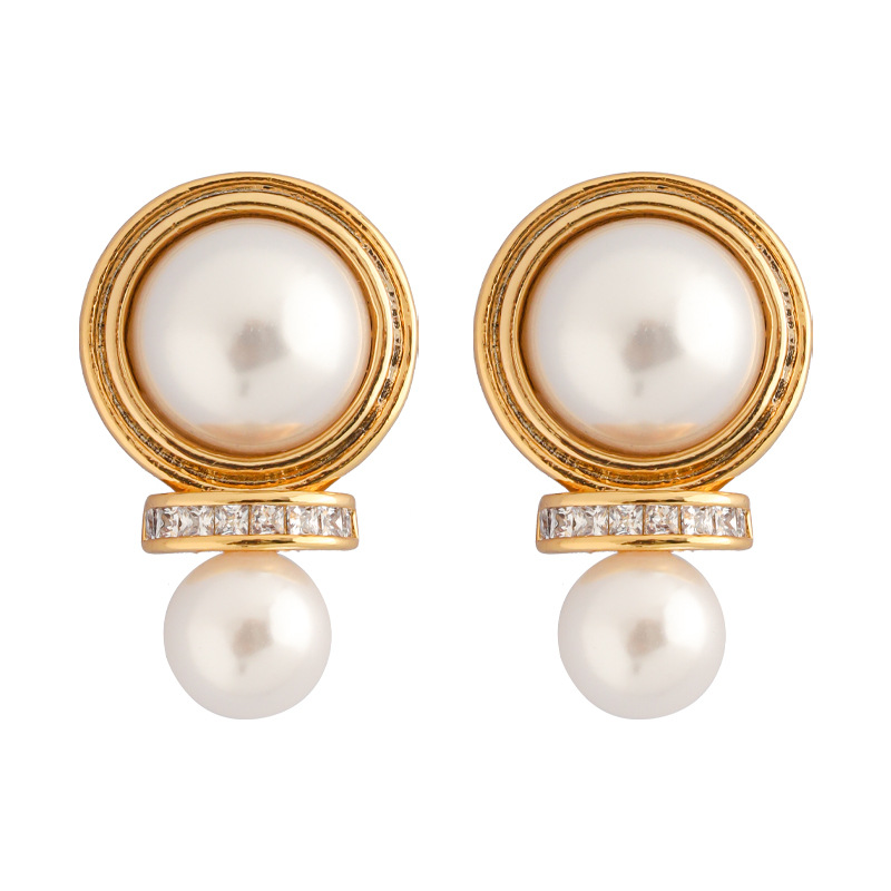 Boucles d'oreilles pour femmes, petit parfum, boucles d'oreilles géométriques en perles de diamant pour femmes, haut de gamme, tempérament de luxe léger, boucles d'oreilles vintage d'âge moyen_voghion.com