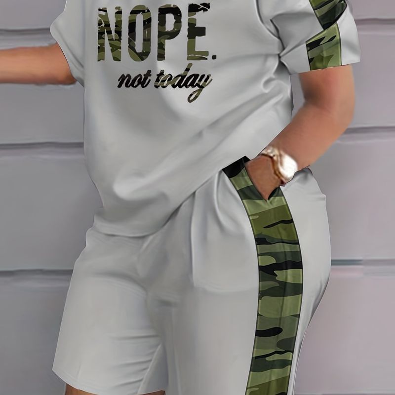 Plus Size Outfits Two Piece Set, Women's Plus Letter Print Contrast Panel Short Sleeve Tee & Shorts Outfits 2 Piece Set_voghion.com