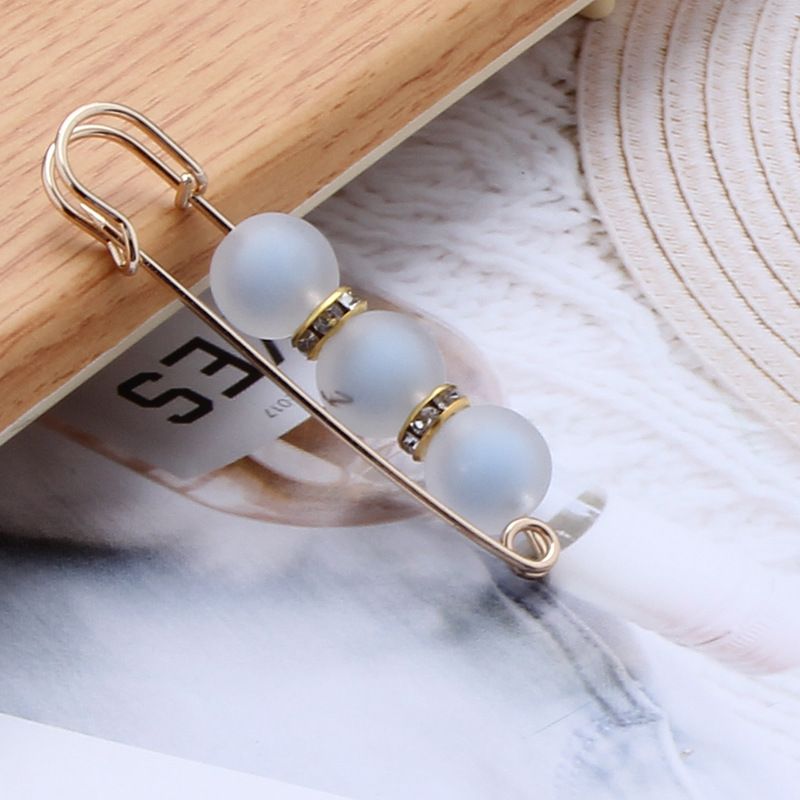 Colored pearl brooch waist circumference change pants waist waist artifact fixed clothes color pearl metal brooch_voghion.com