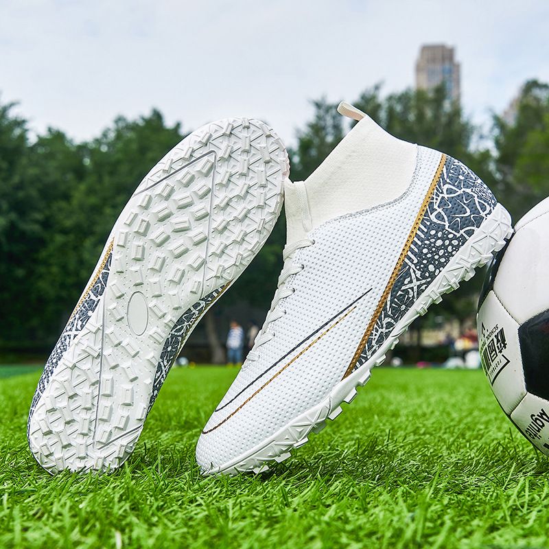 Frühjahr 2023 Neue Kindersportschuhe für Jungen, bequeme, lange Nägel, rutschfeste Fußballschuhe_voghion.com