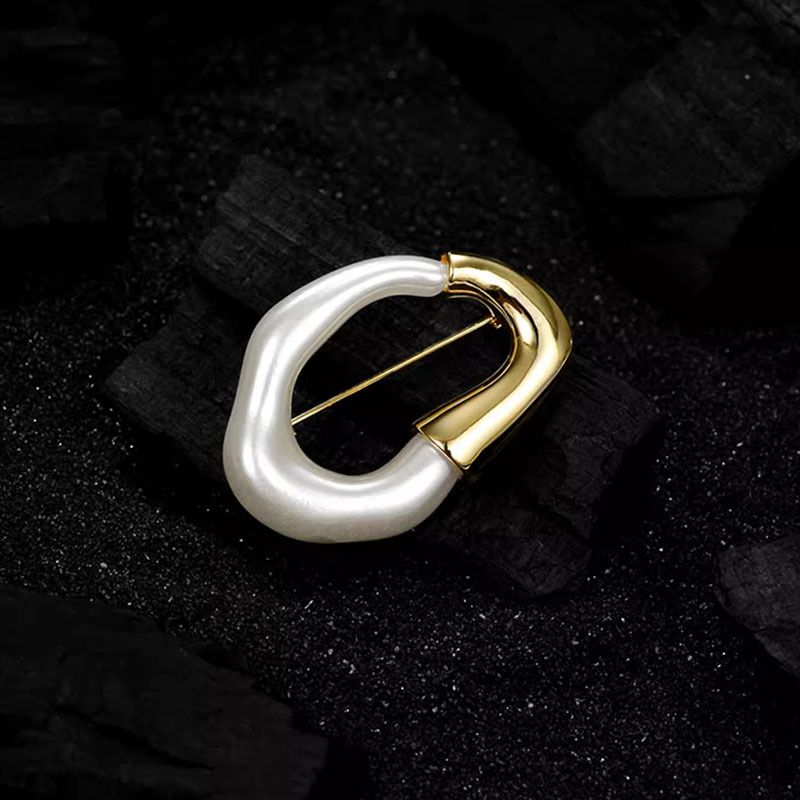 Simplicity, fashion, personality, temperament, design sense, irregular shaped brooch, women's high-end, exquisite,_voghion.com