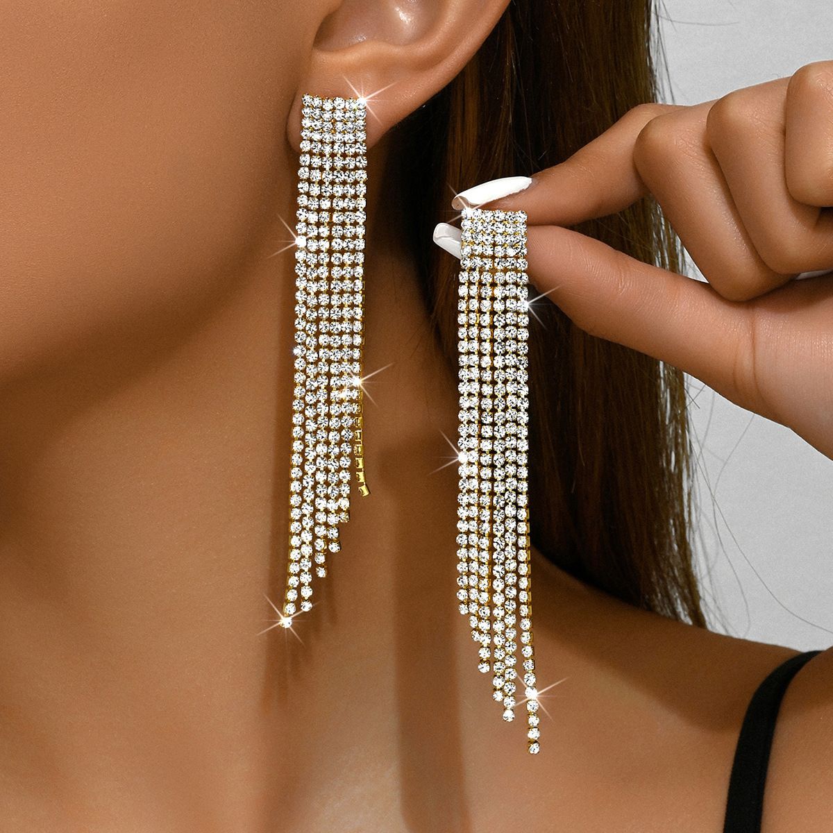 2024 Nuovi orecchini semplici con zirconi e nappa lunga per le donne, stile minimalista, con personalità di celebrità di Internet_voghion.com