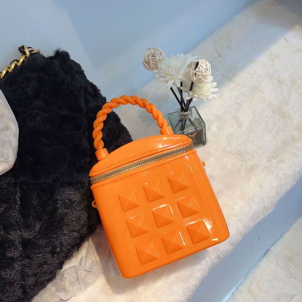 Zomer Nieuwe Mode Mini Rivet Bucket Bag Schoudertas Crossbody Ketting Handtas Damestas_voghion.com