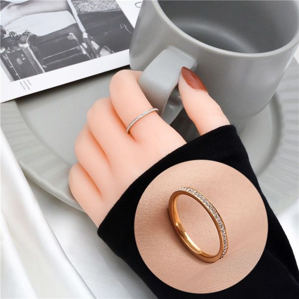 L'anello in acciaio al titanio emette istantaneamente un cielo pieno di stelle, anello abbinato alla moda per coppie senza sbiadire, anello di lusso leggero da donna e da uomo_voghion.com