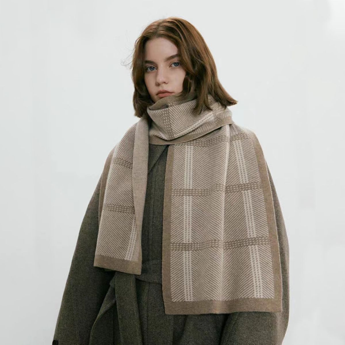 Korejski oblikovalec je ustvaril nov nišni vložek, odebeljen vsestranski moški in ženski univerzalni zimski karo pleteni šal._voghion.com