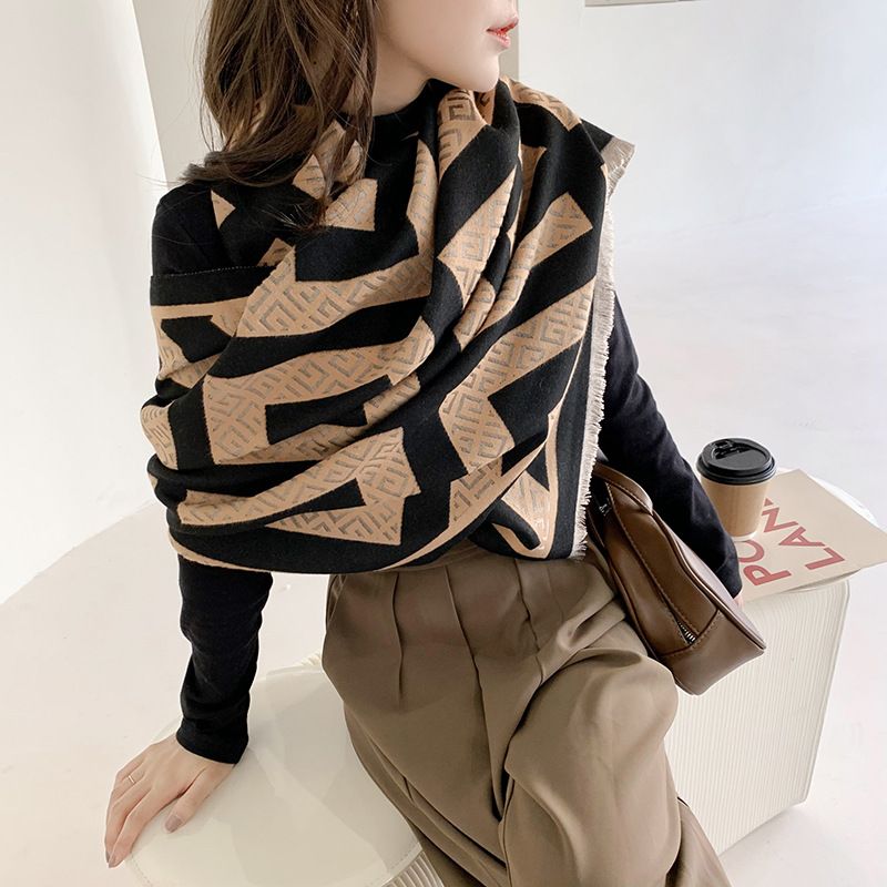 Autumn and winter large circular letter warm long shawl scarf, Korean printed temperament versatile scarf_voghion.com