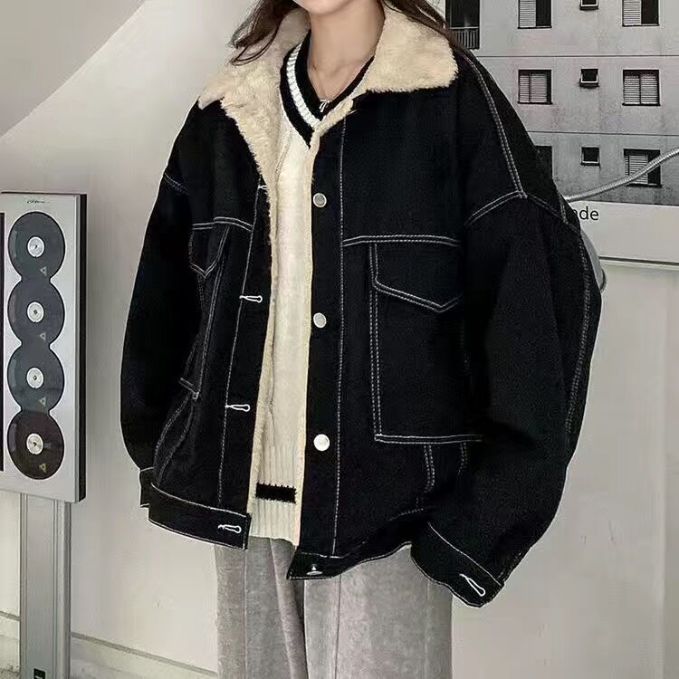 ​​Patchwork-Jeansjacke mit Lammwollfutter – Gesteppter Parka-Mantel mit Vintage-Workwear-Nähten | Wintertaugliche Oberbekleidung (S-XL)​​_voghion.com