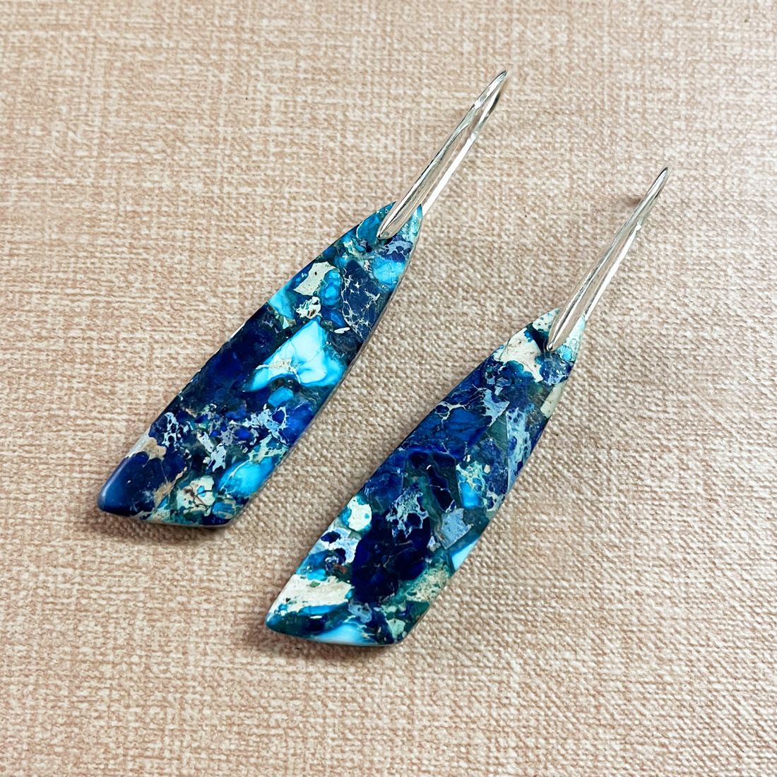 Damen-Ohrringe mit Anhänger, farbenfrohe farblich passende Kaiserstein-Ohrringe, geometrische Ohrringe, Naturstein, unregelmäßige Ohrringe_voghion.com