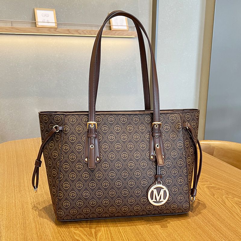 2024 New Bag Women's Trendy Versatile Fashion Large Capacity Tote Bag Light Luxury and Advanced Sense Versatile Shoulder Bag Big Bag_voghion.com