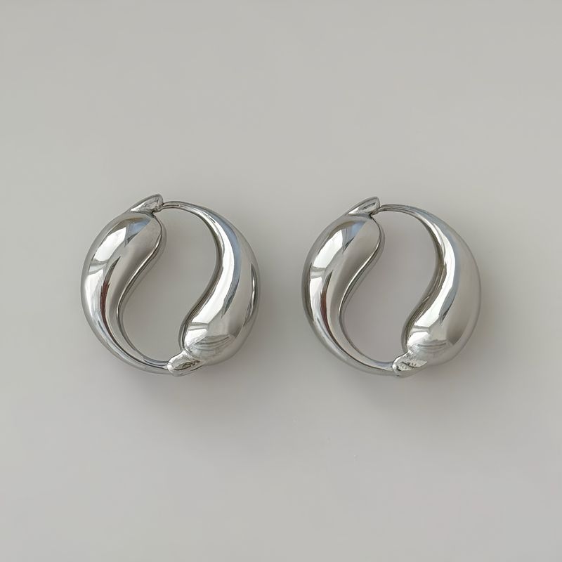 Fashionable Niche INS Titanium Steel Fine Polished Tai Chi Pisces Gold Earrings_voghion.com