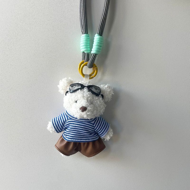 Chaveiro de urso fofo estilo coreano - pingente de bolsa de pelúcia fofo, acessório moderno e adorável para mochilas, bolsas, presentes (design piloto de urso branco)_voghion.com