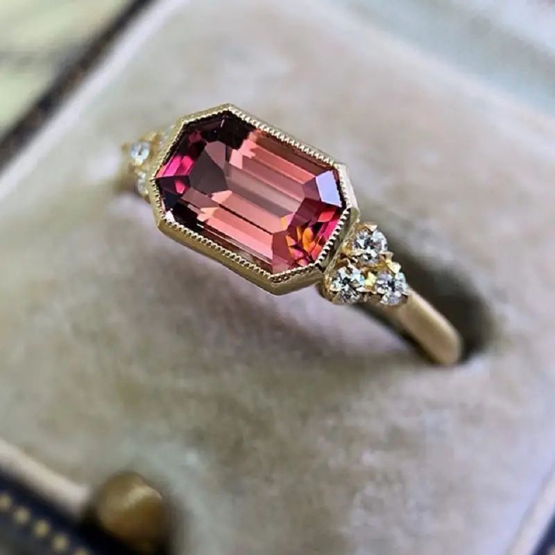 Cao Shis beliebter Schmuck, neuer Verlobungsring im Palaststil aus Gold_voghion.com