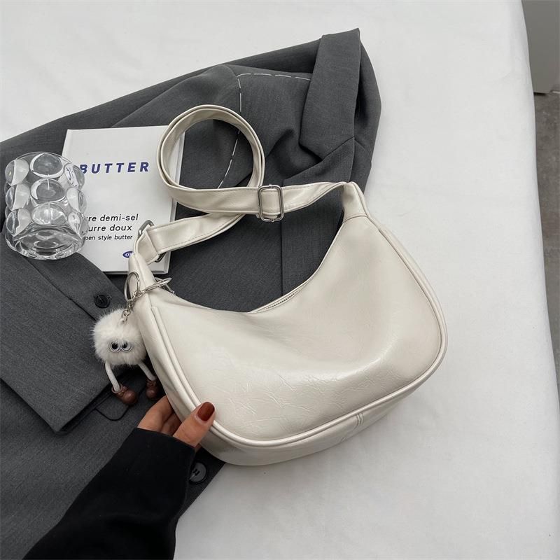 Borsa di grande capacità 2025 Autunno Inverno Nuovo design di nicchia di fascia alta Borsa a tracolla larga con texture a forma di gnocco Alla moda Cento casual_voghion.com