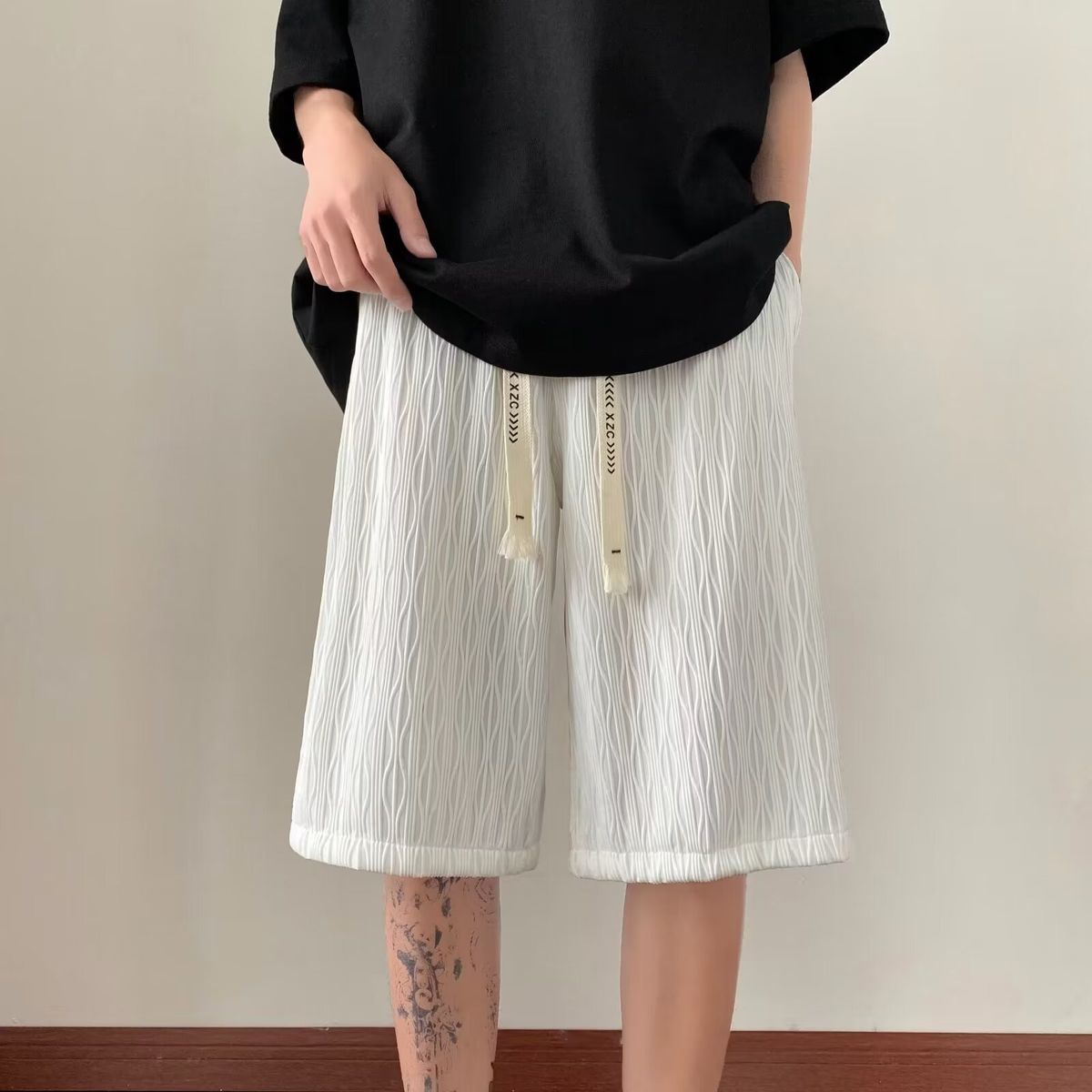 Herrenbekleidung Strukturierte Eisseidenhose Herren Sommer Dünne Neue Gerade Hose Trendy Brand Drape Koreanische Version Lose Casual Shorts_voghion.com