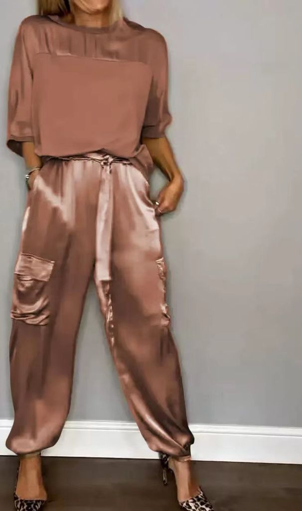 Women's Clothing smooth satin half sleeved top and pants suit two piece set_voghion.com