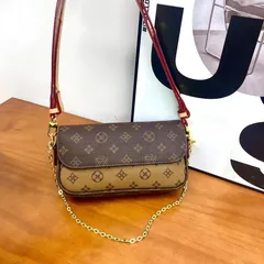 L Women's 2024 New Korean Fashion Versatile Style Internet Celebrity Chic Mahjong Handheld Chain Crossbody