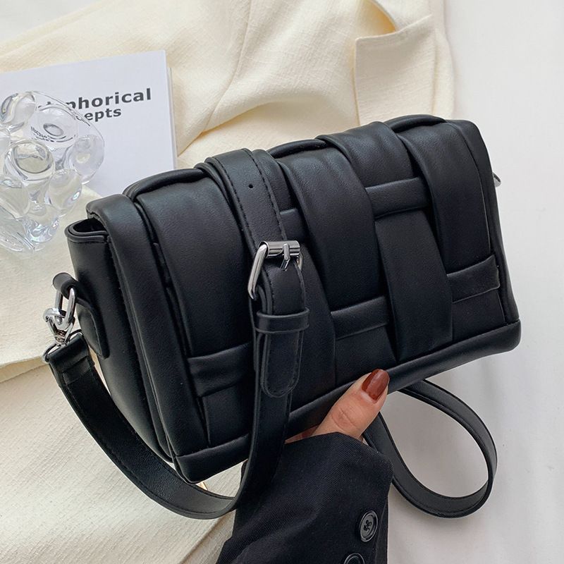 Sommer Mode Alle-spiel Gewebte Tasche Weibliche 2023 Neue Trend Nische Design Schulter tasche einfache ausländischen stil umhängetasche_voghion.com