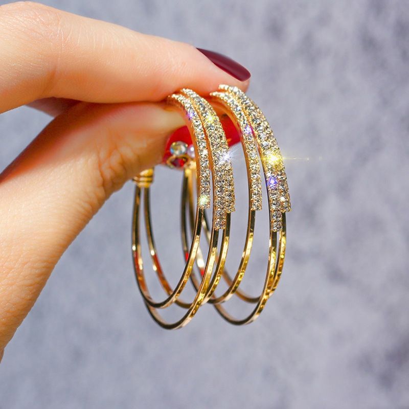 Europese en Amerikaanse nieuwe volledige ronde diamanten overdreven trendy gouden rand oorbellen voor vrouwen ingelegd met waterdiamant eenvoudige oorbellen_voghion.com