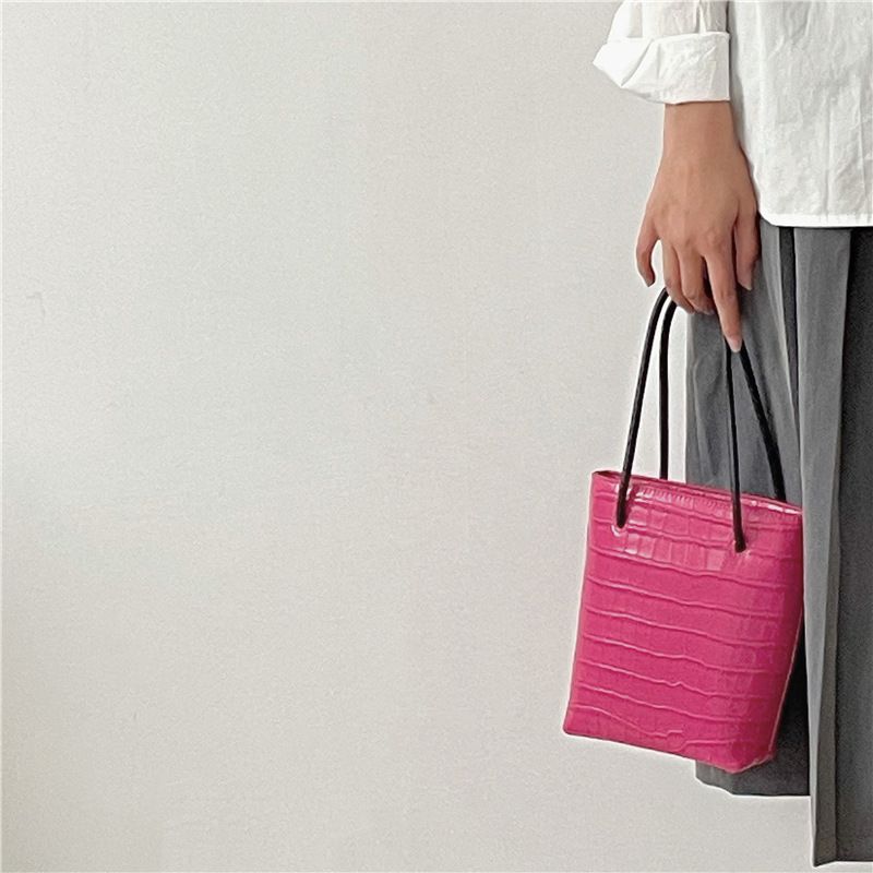 Sac à main crocodile de niche pour femmes, version coréenne, avec seau à motif portatif, à la mode, nouvelle collection 2024_voghion.com