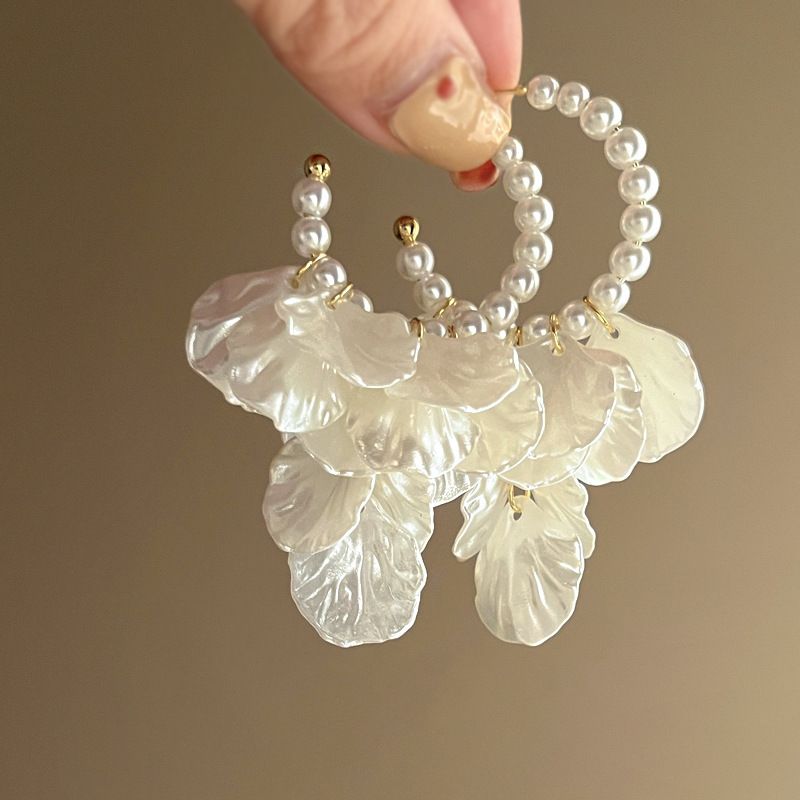 New Earrings 2024 Super Popular Tassel Dangling Fai Bride Petal Internet Celebrity Trendy Summer Forest Girl Ear_voghion.com