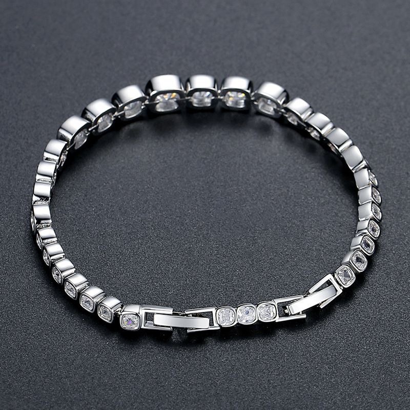 Bracciale da donna minimalista con zirconi quadrati geometrici in rame, catena da mano in stile Ins alla moda, bracciale impilabile alla moda_voghion.com