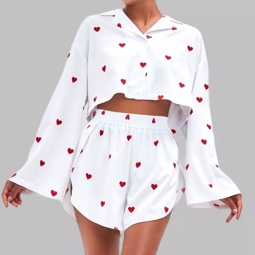 pigiama corto a maniche lunghe in raso stampato con amore, set da due pezzi, esclusivo abbigliamento per la casa transfrontaliero_voghion.com