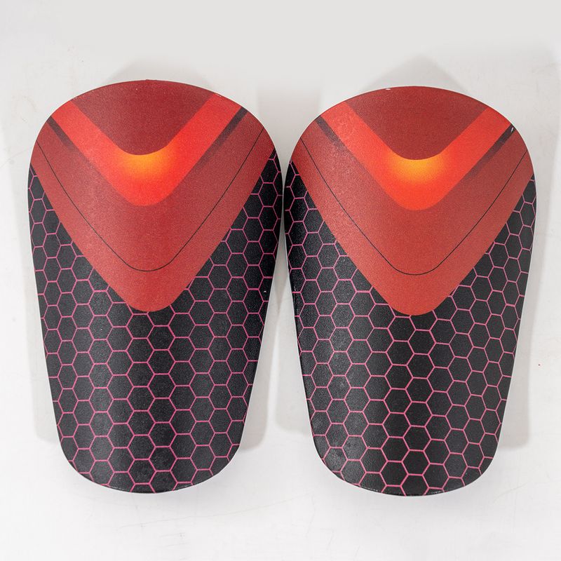 Plaque de protection de jambe de mini-football pour hommes Plaque de protection de mollet pour adulte Plaque de protection de sport de type puce épaissie_voghion.com